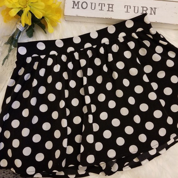 Forever 21 Black & White Polka Dot Skirt Short M - Picture 2 of 4